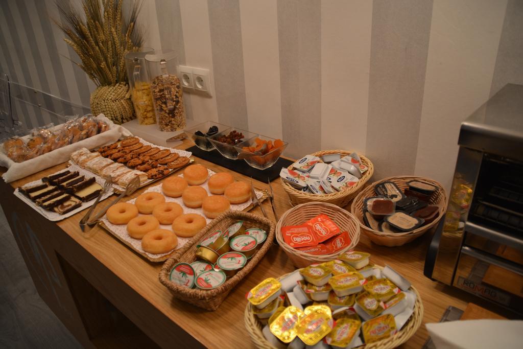 梅纳广场酒店 内尔哈 外观 照片